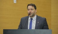 MORADORES DENUNCIAM ENERGIA DE QUALIDADE RUIM EM ARIQUEMES E ALEX  REDANO PEDE PROVID&Ecirc;NCIAS - Foto: ASSESSORIA