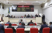 ASSEMBLEIA LEGISLATIVA APROVA PEC QUE AUTORIZA GOVERNO A APROVEITAR FUNCION&Aacute;RIOS DA CERON - Foto: PAINELPOLITICO