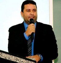 VEREADOR AMALEC PEDE AJUDA AO PREFEITO LORIVAL PARA  QUE "LAR  DOS IDOSOS" N&Atilde;O PARE DE FUNCIONAR - Foto: ASSESSORIA