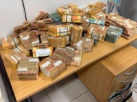 PF APREENDE 2 MILH&Otilde;ES EM ESP&Eacute;CIE, OBRA PODE ESTAR SENDO USADA PARA LAVAR DINHEIRO