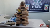 POL&Iacute;CIA MILITAR PRENDE MORADORA DE ARIQUEMES COM MAIS DE 20 QUILOS DE MACONHA EM JI - PARAN&Aacute; - Foto: COMANDO190