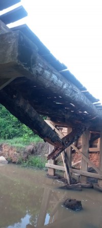 PONTE DO RIO PASSAQU&Aacute; AMEA&Ccedil;A CAIR, POPULA&Ccedil;&Atilde;O PEDE A PREFEITURA PROVID&Ecirc;NCIAS - Foto: Edirceu Lima com informa&ccedil;&otilde;es do jaruonline