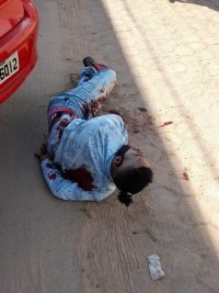 LADR&Otilde;ES ASSALTAM COM&Eacute;RCIO, EMPRES&Aacute;RIO REAGE, 01 MORRE E OUTRO &Eacute; BALEADO, V&Iacute;DEO E IMAGENS DE IMPACTO - Foto: com informa&ccedil;&otilde;es do COMANDO190
