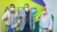 PRESIDENTE ALEX REDANO GARANTE 300 MIL REAIS PARA COMPRAR 32 MOTOS QUE SER&Atilde;O USADAS POR "ACS" - Foto: ASSESSORIA