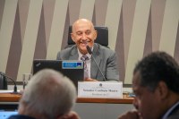CONF&Uacute;CIO MOURA FAZ VALER SEU PREST&Iacute;GIO E ROND&Ocirc;NIA FICA FORA DOS CORTES NO OR&Ccedil;AMENTO - Foto: ASSESSORIA
