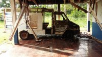 INC&Ecirc;NDIO DESTR&Oacute;I CARRO E PARTE DO PR&Eacute;DIO DO CENTRO DE ZOONOSES EM ARIQUEMES - Foto: ASSESSORIA