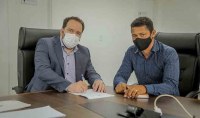 PRESIDENTE ALEX REDANO DESTINA 400 MIL REAIS PARA &Aacute;REA RURAL DE ITAPU&Atilde; - Foto: ASSESSORIA