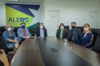 PRESIDENTE ALEX REDANO PROMOVE REUNI&Atilde;O E FAZ PARCERIA COM O COM&Eacute;RCIO EM ROND&Ocirc;NIA - Foto: ASSESSORIA