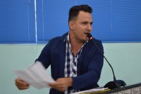 VEREADOR RAFAEL FISCALIZA QUALIDADE DAS FRUTAS E VERDURAS DISTRIBU&Iacute;DAS PELO BANCO DE ALIMENTOS - Foto: EDIRCEU LIMA