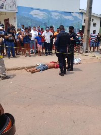 HOMEM &Eacute; ASSASSINADO A FACADAS NO SETOR - 11 EM ARIQUEMES - Foto: EDIRCEU LIMA