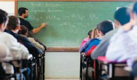 GOVERNO PAGA QUASE 500 SERVIDORES DA EDUCA&Ccedil;&Atilde;O LICEN&Ccedil;A PR&Ecirc;MIO EM PEC&Uacute;NIA EM 02 MESES - Foto: ASSESSORIA