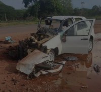 ACIDENTE NA BR - 364 PR&Oacute;XIMO A FAZENDINHA MATA 02 PESSOAS E 01 CRIAN&Ccedil;A FERIDA, V&Iacute;TIMAS IDENTIFICADAS - Foto: EDIRCEU LIMA