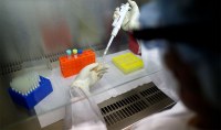 PLANOS DE SA&Uacute;DE TER&Atilde;O DE COBRIR EXAMES PARA DETECTAR NOVO CORONAV&Iacute;RUS - Foto: &copy; REUTERS / Agustin Marcarian