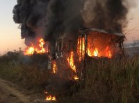 OITO PESSOAS MORREM EM ACIDENTE ENTRE &Ocirc;NIBUS E CARRETA NA BR - 364, FOTOS E V&Iacute;DEOS - Foto: EDIRCEU LIMA