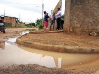 VEREADOR DIZ QUE SECRET&Aacute;RIO DE OBRAS FAZ POUCO CASO E ABANDONA BAIRRO BELA VISTA EM ARIQUEMES - Foto: ASSESSORIA