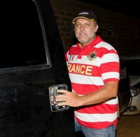 HOMEM &Eacute; ASSASSINADO COM OITO TIROS NO PARQUE DAS GEMAS EM ARIQUEMES - Foto: EDIRCEU LIMA