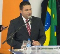 VEREADOR AMALEC DEFENDE APROVA&Ccedil;&Atilde;O  DO  PROJETO "NOVOS ESPA&Ccedil;OS" PARA MELHORAR AINDA MAIS A EDUCA&Ccedil;&Atilde;O - Foto: ASSESSORIA