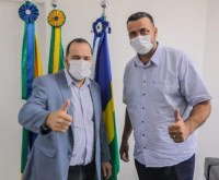 PRESIDENTE ALEX REDANO DESTINA 300 MIL PARA RECUPERAR  26 QUIL&Ocirc;METROS DE VICINAIS EM COSTA MARQUES - Foto: ASSESSORIA