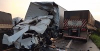 ACIDENTE NA BR - 364 ENVOLVENDO CAMINH&Atilde;O BA&Uacute; E BI - TREM DEIXA UM MORTO - Foto: ASSESSORIA