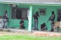 EMPRES&Aacute;RIO E COMPARSA S&Atilde;O PRESOS ACUSADOS DE ENVOLVIMENTO COM O MERCADO NEGRO DE ARMAS - Foto: EXTRADERONDONIA