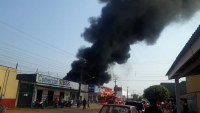 INC&Ecirc;NDIO DESTR&Oacute;I COM&Eacute;RCIO DE MOTOS E BICICLETAS NO SETOR - 09 EM ARIQUEMES, FOTOS E V&Iacute;DEOS - Foto: EDIRCEU LIMA