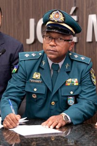 VEREADOR VALENTIN DIZ QUE &Eacute; CONTRA A EXTIN&Ccedil;&Atilde;O DO "SISTEMA MILITAR" NAS ESCOLAS - Foto: EDIRCEU LIMA
