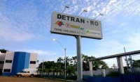 DETRAN GASTOU MAIS DE 15 MILH&Otilde;ES EM DI&Aacute;RIAS  PARA SERVIDORES - Foto: Painel Pol&iacute;tico - Alan Alex