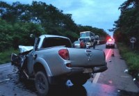 ACIDENTE NA BR - 364 ENVOLVENDO L - 200 E CAMINH&Atilde;O MATA UMA PESSOA - Foto: FOLHA DO SUL ONLINE