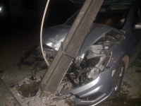 MOTORISTA PERDE O CONTROLE DO CARRO E DERRUBA POSTE NO SETOR -01 EM ARIQUEMES - Foto: EDIRCEU LIMA