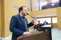 DEPUTADO ALEX REDANO GARANTE 250 MIL REAIS PARA FAZER O CAL&Ccedil;AMENTO DA FEIRA DO PRODUTOR EM CUJUBIM - Foto: ASSESSORIA