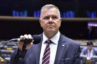 AP&Oacute;S RESULTADO FRACO NAS ELEI&Ccedil;&Otilde;ES MUNICIPAIS, MOSQUINI SAI DO MDB E VAI ASSUMIR REPUBLICANOS - Foto: ASSESSORIA