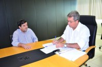 EXECUTIVO ENVIA PARA C&Acirc;MARA PROJETO DE LEI QUE REDUZ CARGA HOR&Aacute;RIA DE M&Atilde;ES DE FILHOS COM "NE" - Foto: ASSESSORIA