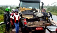 ACIDENTE NA BR - 364 ENVOLVENDO  CARRETA E S  -  10 MATA DUAS PESSOAS - Foto: ASSESSORIA