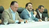 ALEX REDANO SE RE&Uacute;NE COM GARIMPEIROS E DIZ QUE ESTADO PERDE 60 MILH&Otilde;ES/M&Ecirc;S COM PROIBI&Ccedil;&Atilde;O - Foto: ASSESSORIA