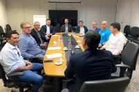 REUNI&Atilde;O ENTRE GRUPO GAZIN E  VICE - GOVERNADOR DEFINE NOVOS INVESTIMENTOS EM ROND&Ocirc;NIA - Foto: ASSESSORIA