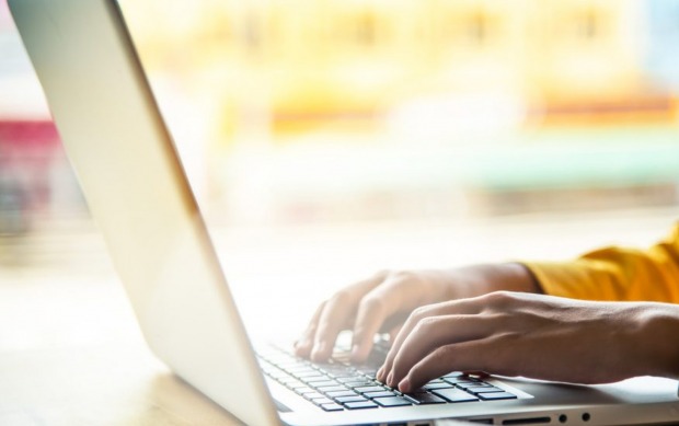 Minist&eacute;rio da Educa&ccedil;&atilde;o autorizou a realiza&ccedil;&atilde;o de aulas que utilizem meios e tecnologias de informa&ccedil;&atilde;o e comunica? (Foto: Foto: Shutterstock)