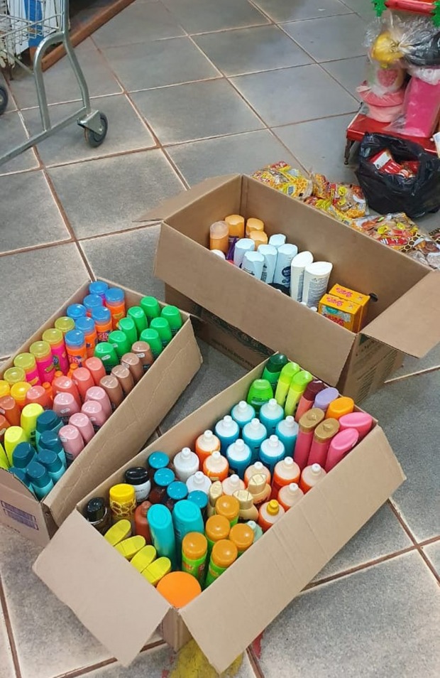 Produtos foram fiscalizados pelo Procon em Guajar&aacute;-Mirim (Foto: Foto: Procon-RO/Divulga&ccedil;&atilde;o)