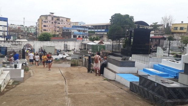 Justi&ccedil;a decidiu que vel&oacute;rios em Porto Velho sejam limitados a 5 pessoas por vez nesta semana. (Foto: Foto: Iule Vargas/Rede Amaz&ocirc;nica)