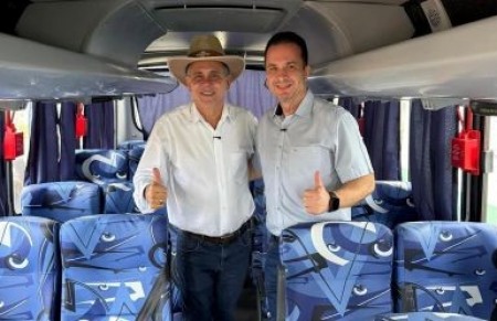 DEPUTADO DOUTOR LU&Iacute;S DO HOSPITAL VIABILIZA MICRO - &Ocirc;NIBUS PARA ALUNOS DO IBFRO DE BURITIS