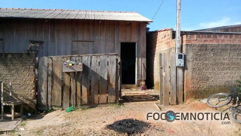 MARIDO  ATIRA NA CABE&Ccedil;A  DA ESPOSA NO BAIRRO  NOVA UNI&Atilde;O EM ARIQUEMES
