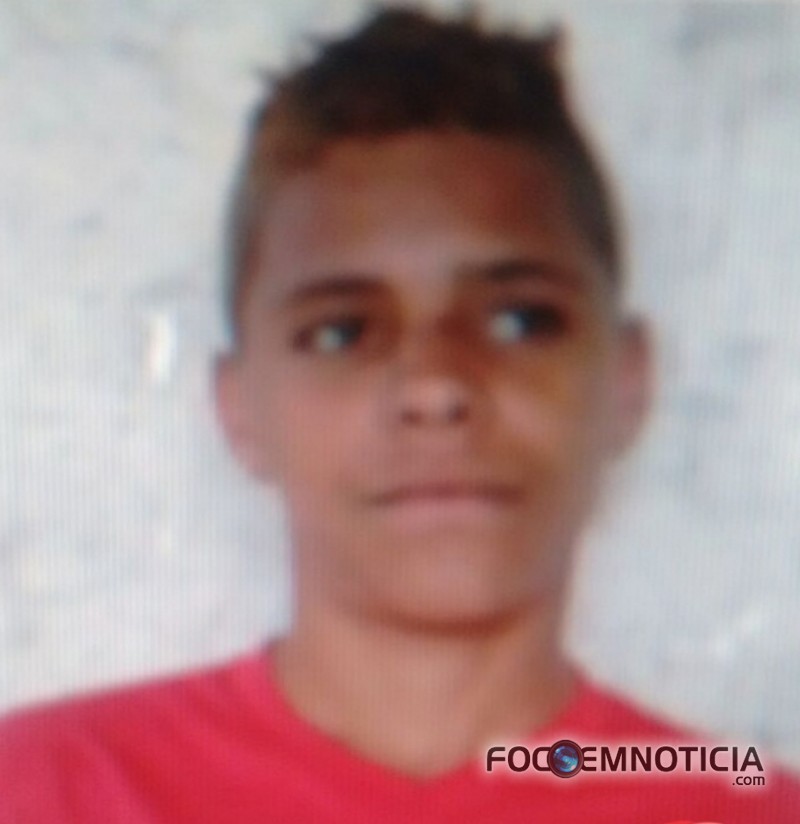 TR&Ecirc;S PESSOAS S&Atilde;O EXECUTADAS A TIROS NO SETOR - 09 EM ARIQUEMES