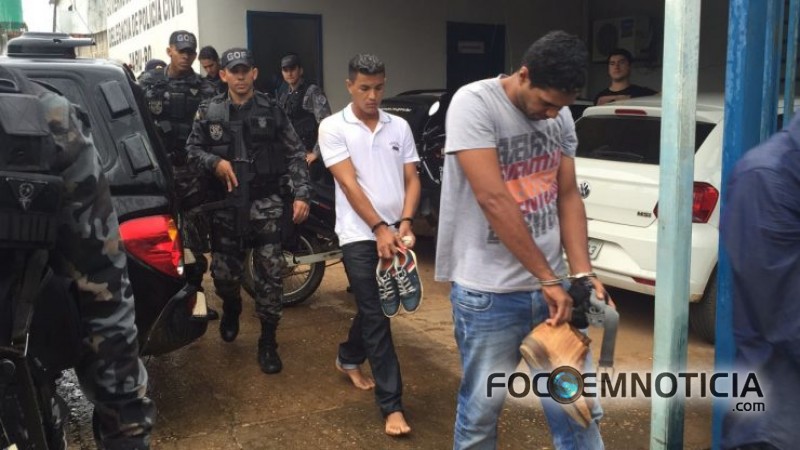 LADR&Otilde;ES S&Atilde;O PRESOS AP&Oacute;S TENTAR ASSALTAR JOALHERIA