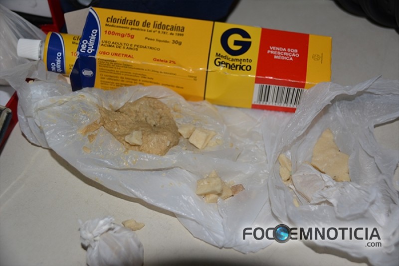 POL&Iacute;CIA MILITAR PRENDE MOTOTAXISTA ACUSADO DE ABASTECER BOCA DE FUMO