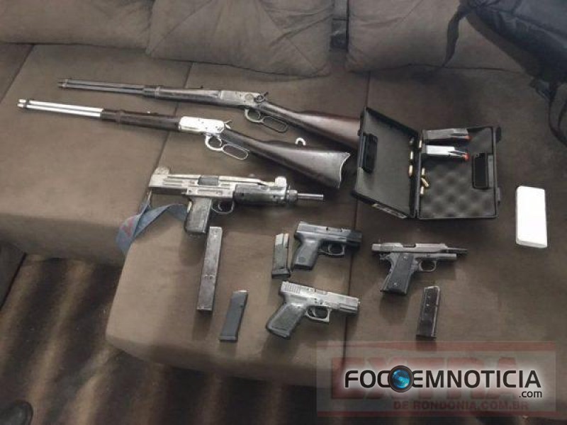 EMPRES&Aacute;RIO E COMPARSA S&Atilde;O PRESOS ACUSADOS DE ENVOLVIMENTO COM O MERCADO NEGRO DE ARMAS