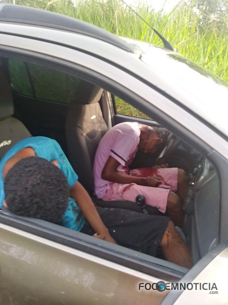 DUPLA &Eacute; EXECUTADA A TIROS DE PISTOLA EM ARIQUEMES, ATEN&Ccedil;&Atilde;O IMAGENS FORTES