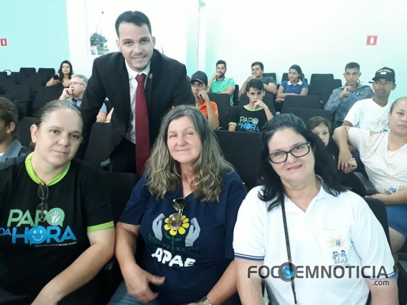 PROGRAMA "JOVEM APRENDIZ" J&Aacute; EMPREGA QUASE DUZENTOS ADOLESCENTES EM ARIQUEMES