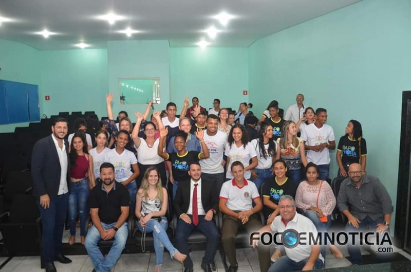 PROGRAMA "JOVEM APRENDIZ" J&Aacute; EMPREGA QUASE DUZENTOS ADOLESCENTES EM ARIQUEMES
