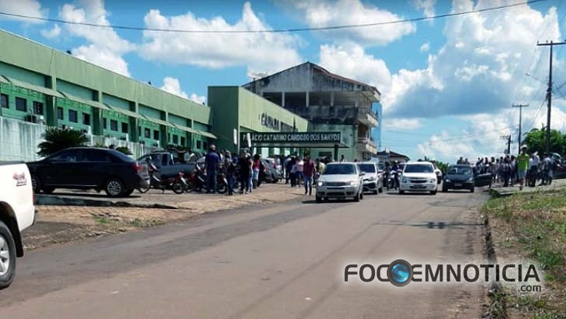 PROCURADOR &Eacute; ASSASSINADO A TIROS EM FRENTE A C&Acirc;MARA DE CACOAL, VEJA O V&Iacute;DEO