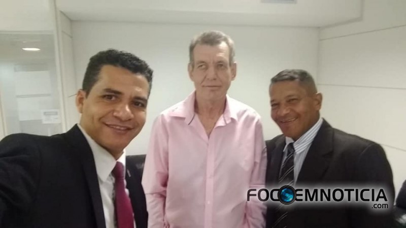 VEREADOR JOEL DA YAMAHA E SENADOR MARCOS ROG&Eacute;RIO DISCUTEM SA&Iacute;DA PARA COOPERATIVAS GARIMPEIRAS