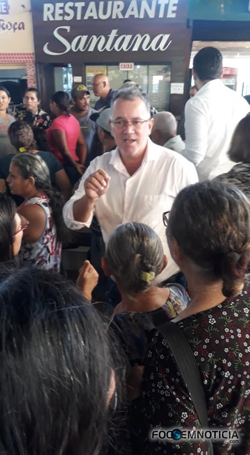REUNI&Atilde;O DEFINE QUE FEIRANTES PERMANECEM NO BARRAC&Atilde;O DURANTE OBRAS